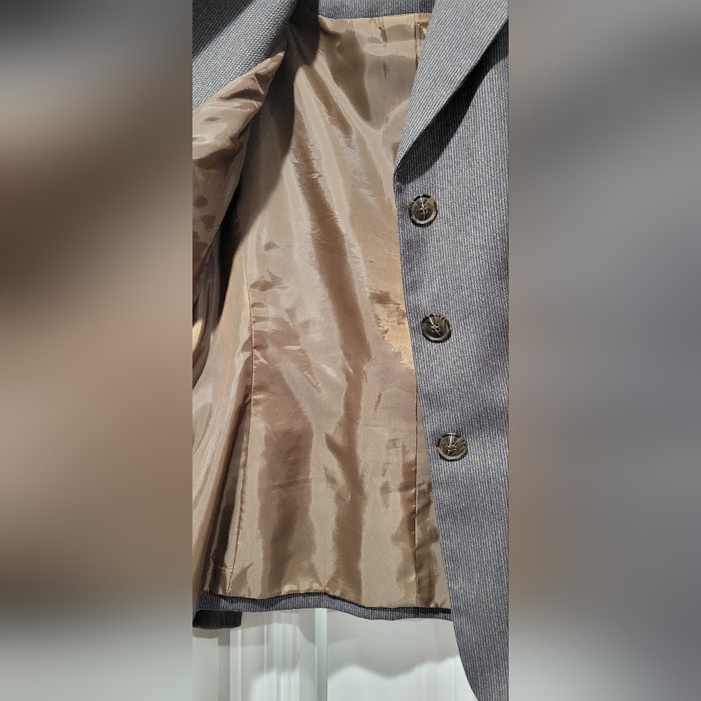 Evan Picone Women's Gray Blazer and Pants Set - Picture 9 of 10